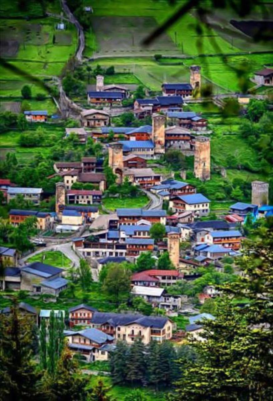 Гостевой дом Надя Местия Экстерьер фото
